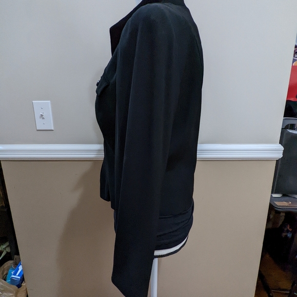 Dana Buckman petites. Size 8 black Blazer. Quilt collar detail - Picture 3 of 7